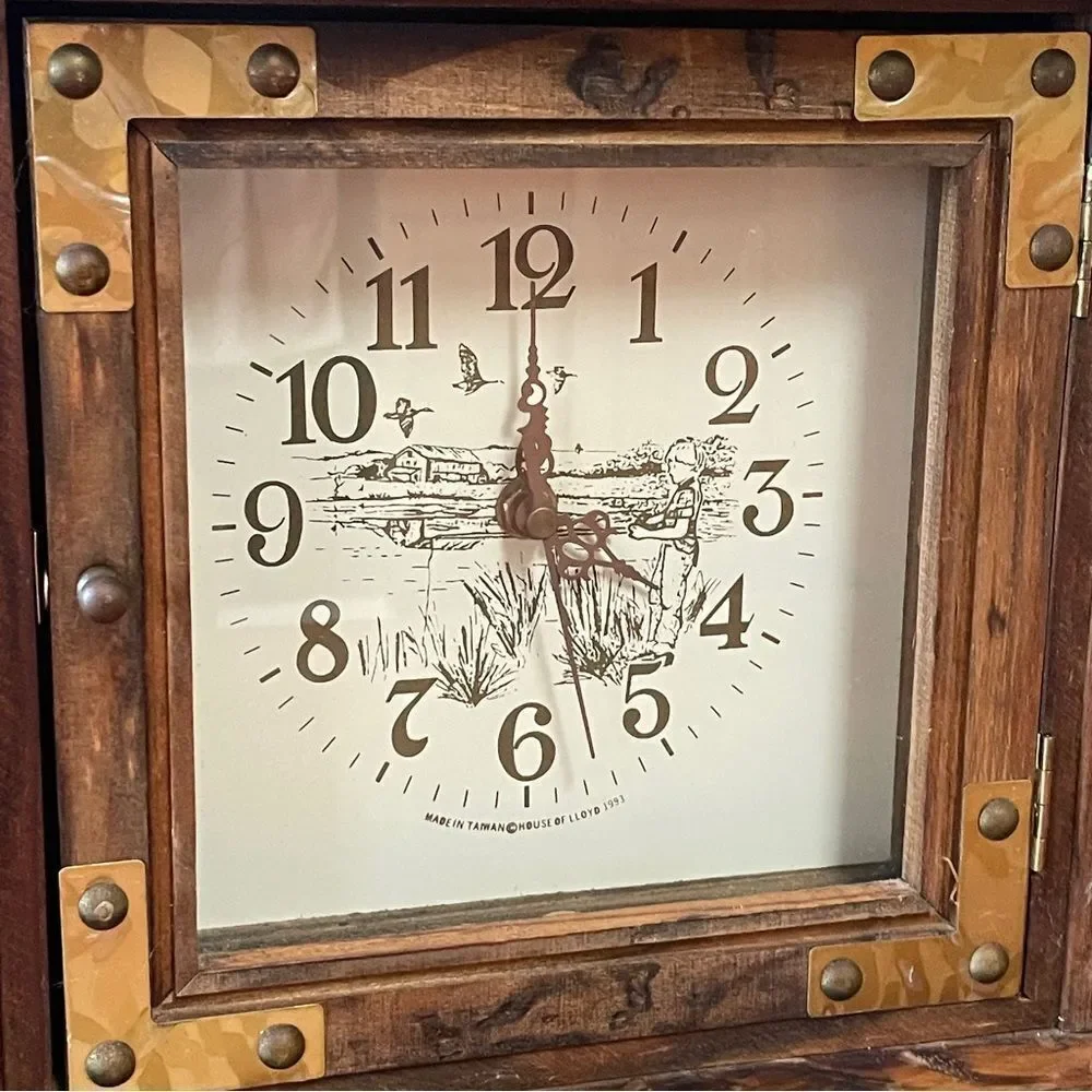 Vintage 1993 House of Lloyd Colonial Style Wall or Mantel Rustic Wooden Clock